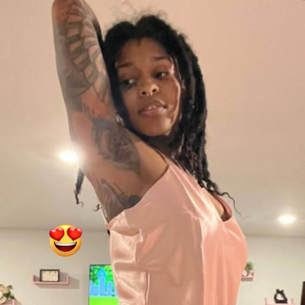 sandraelizxr's profile picture. single mother on own her strong feet