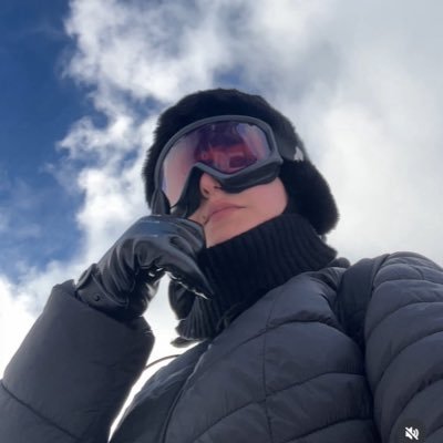 Khadijah_af's profile picture. #WomeninScience، Medical intern 👩🏻‍⚕️🇸🇾🇸🇦