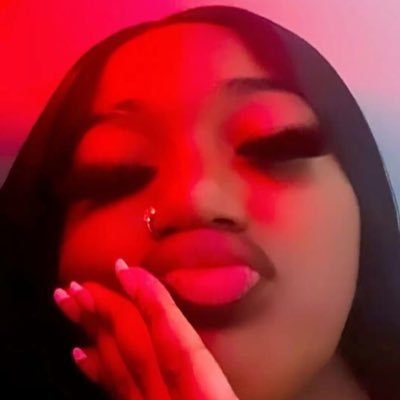 strawberry1kis's profile picture. 19+