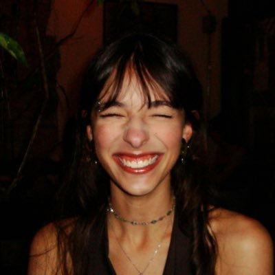 sophigrld's profile picture. fã #1 de caipirinha de limão e futura historiadora