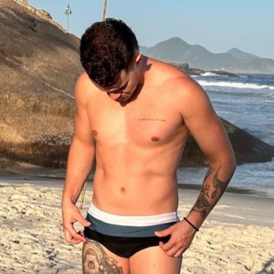 jottchaa's profile picture. Brazilian boy 🇧🇷 Um tanto quanto exibicionista 🔞                     https://t.co/cGSl0smTUT