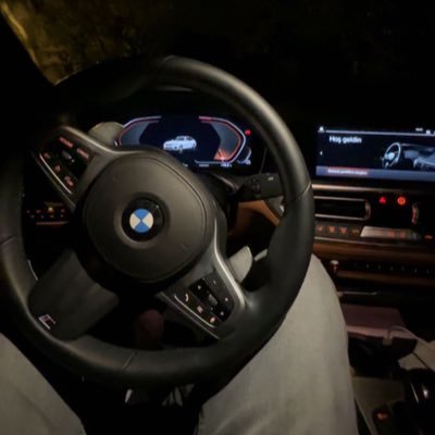 rrrrr99333's profile picture. restreint