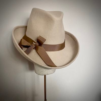 FoxSheltonBrent's profile picture. Specialising in ready-to-wear millinery. DM for stockist opportunities & purchase enquiries.             🌐 https://t.co/smxh9zWpb2