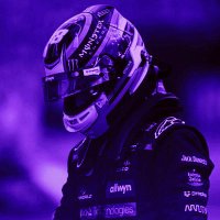 nat ★ نات (@verspias) 's Twitter Profile Photo