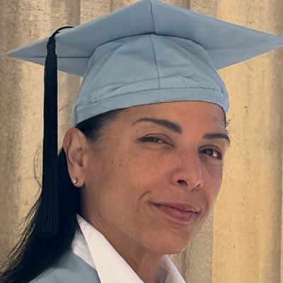 MsSmartie2u's profile picture. Alma Latina con cabeza Americana. Informed skeptic. Degreed up educator.