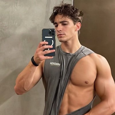 himboluke01's profile picture. 