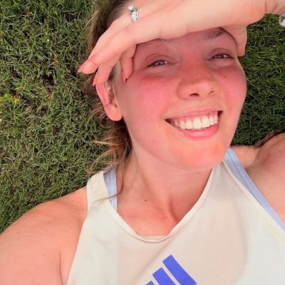 AlexisVaughn44's profile picture. Art Addict 💜
crypto queen 
TESLA 🚗