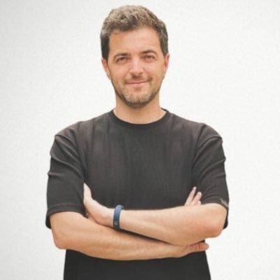 ElXaviRaven's profile picture. Entre la gestió cultural i la gestió de les meves opinions. Parlo quan penso que val la pena.