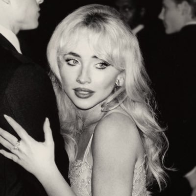 MJ0NESWATS0N's profile picture. this world is cruel but i still love you