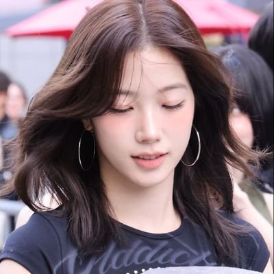 eyesonminju's profile picture. ANTIFRAGILE