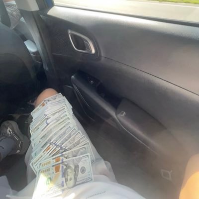 vvsonnaflo's profile picture. 