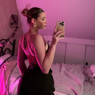 Clem_jpn's profile picture. globe trotter