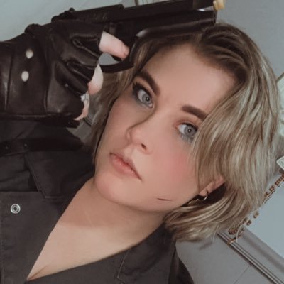 illegallybIonde's profile picture. (THEY/she/he) délia • 27 • the virgin mary if she was a marxist catholic lesbian from massachusetts who was canonically her psychiatrists most difficult case