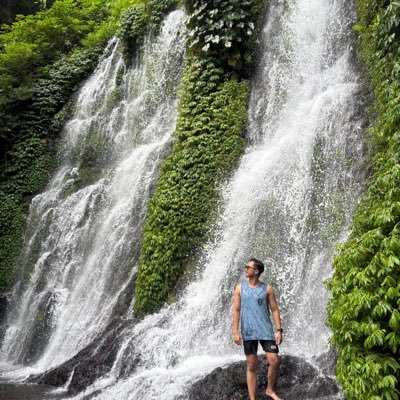 _montserrat19's profile picture. 26 | Life Recently | INFJ | ♓️ |🌱🪴