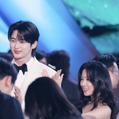 xxvcliz's profile picture. 수범💚~ 💙💛ꜱᴏᴍᴇ ᴘᴀɪʀꜱ ᴀʀᴇ ᴊᴜꜱᴛ ᴡʀɪᴛᴛᴇɴ ɪɴ ꜰᴀᴛᴇ, ᴀɴᴅ ɪ’ᴍ ʜᴇʀᴇ ᴛᴏ ᴡɪᴛɴᴇꜱꜱ ɪᴛ. 🚫Do not remove the logo, or use it for commercial purposes 🚫❌