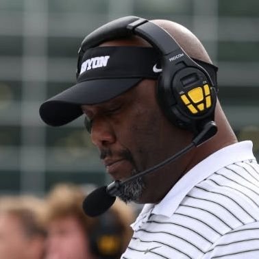 coachwilson2333's profile picture. Kenyon College OC  Quarterbacks Coach and Wide Receiver
https://t.co/pFseAm8xoD
https://t.co/Il3df3KoHE