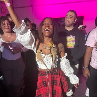 ladycaution215's profile picture. I Karry Philly On My Baxk 💪🏾 U’s a DIXKHEAD