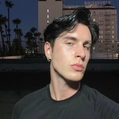 adleymttws's profile picture. born to die.