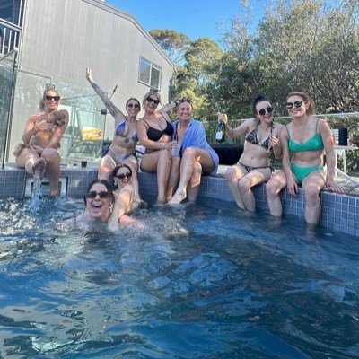 vchurchill116's profile picture. Just a girl who loves cozy nights and happy hearts ✨💗