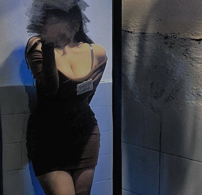 emricknf3j9459's profile picture. 私のメロンの先のシワシワ干し葡萄をあなたの唾液でふやかして...