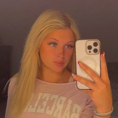 oliviasworship's profile picture. 19. bratty and greedy. pay me to exist.