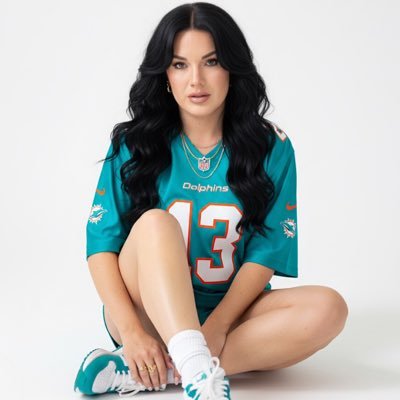 savyfinatic's profile picture. South Florida Native, Registered Cardiovascular Invasive Specialist who 🫀s: Dolphins &  FSU football, all the dogs, pizza, & the OG Fins Flag Guy @clay8269.