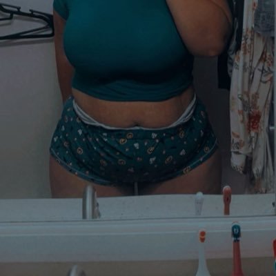 yafavbxby's profile picture. 