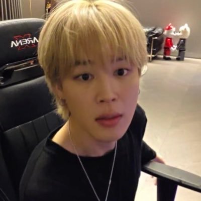 95zxlove's profile picture. ot7 army | lesbian vminie | safe space for all the armys! (i rt a lot, vmin focused but i rt ot7)