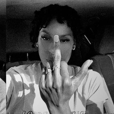 noloveBiGGBRii's profile picture. lONGLIVENENA💜🕊️