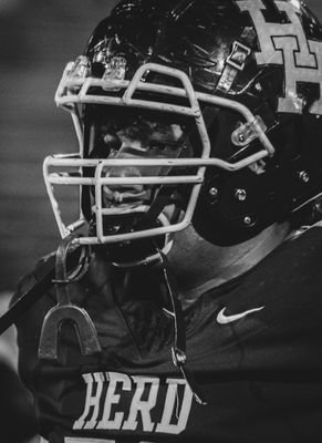 RamonEstra71188's profile picture. football/78/18yrs/6ft2in/284lb/DT/Nose Guard/DE| Hereford whiteface| 2026 senior |offense guard