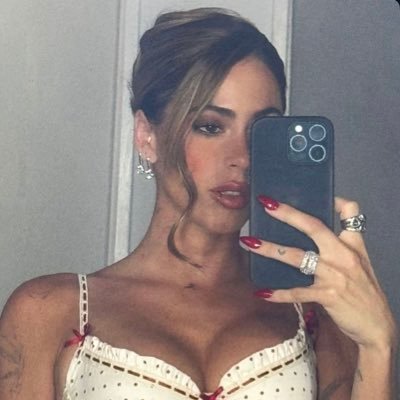 concrtekisses's profile picture. don’t worry, peter pan