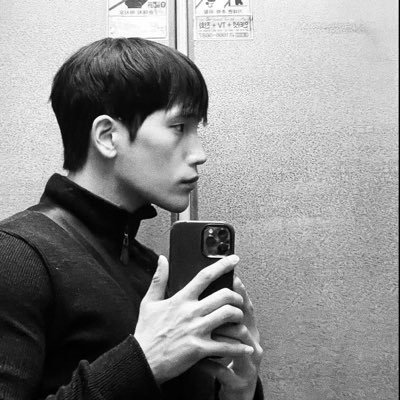 rkivepoesias's profile picture. 