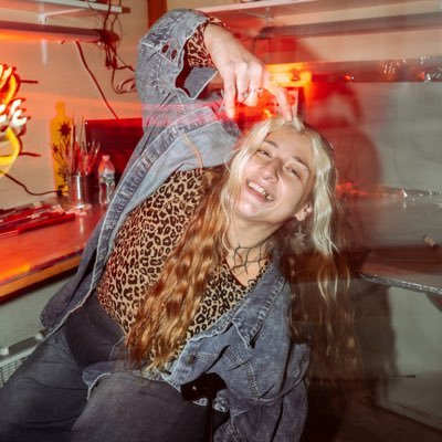 AnasWorldPx's profile picture. adderall fan account and glass blower