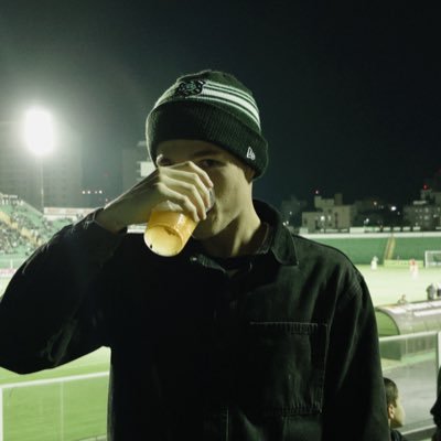 EmanuelAntonioo's profile picture. É um império aquela luz que se apaga ou é um vagalume?