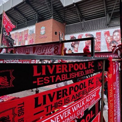 RGYNWA's profile picture. 💚@ALAHLI_FC ❤️#YNWA💛@warriors (سبحان الله)