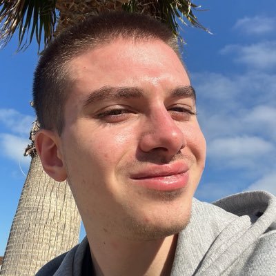 nikopalachev's profile picture. Non sono le nostre capacità che ci fanno capire veramente chi siamo, ma le nostre scelte.