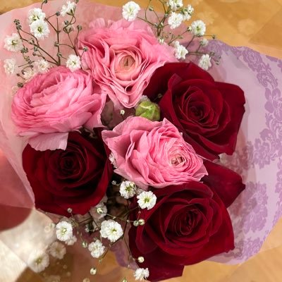 Chuna_Webdesign's profile picture. Webデザインスキルアップ中🐥｜ 損保営業事務5年｜楽天ECショップ販売、受注、お客様対応3年｜ブライダル写真レタッチ、アルバム編集、チラシデザイン経験あり💻｜famm10月期卒｜“丁寧な”対応力で、お客様と一緒に成長していけるようなデザインを心がけていきます。｜お仕事、お問合せはDMにてお待ちしております。