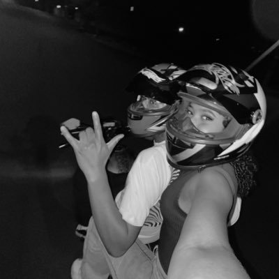 _riqueekkj's profile picture. Apesar de tudo, nós. 🤍