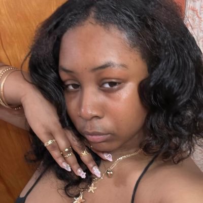 Bunniehunniex's profile picture. I have big tits and a great sense of humor 🍎🤗