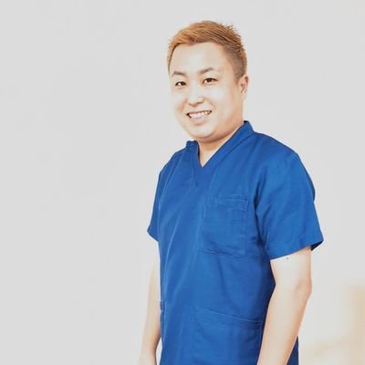 shimo20200304's profile picture. 『圧倒的変化』が出る整体院／守谷のゴッドハンド／国際基準の施術／オステオパシー／国家資格保有者／高評価の口コミ100件以上／知識・技術アップデート中／🎁ライン登録で肩こり・腰痛ストレッチ🎁