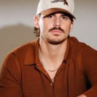 Tuckerwetm63470's profile picture. From the small town of Kalama, Washington, comes a voice both familiar and wholly his own♥️