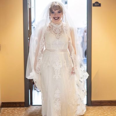 _kayCiam's profile picture. ᴡɪғᴇ & ᴍᴀᴍᴀ |{ 𝐀𝐑𝐓 }| Ｃｌａｕｄｅ Ｍｏｎｅｔ. Painter. Crocheter. Eminem Stan. Lazily TTC #3 ᴷʸ ↣ ᴵⁿ