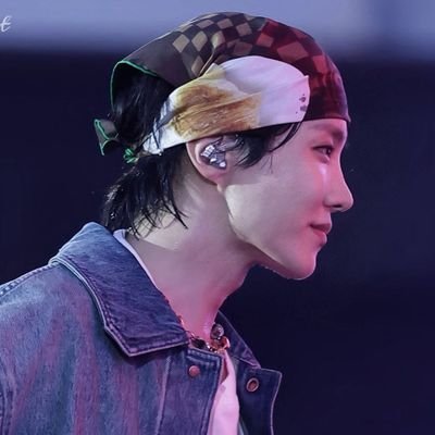 HobiLuvStruck's profile picture. •Fan Account• BTS •
OT7 | ARMY | NO FANWARS |