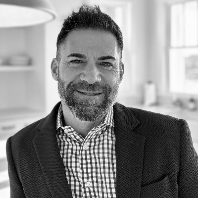 3n1_Agency's profile picture. Successful businessman looking to make business connections.