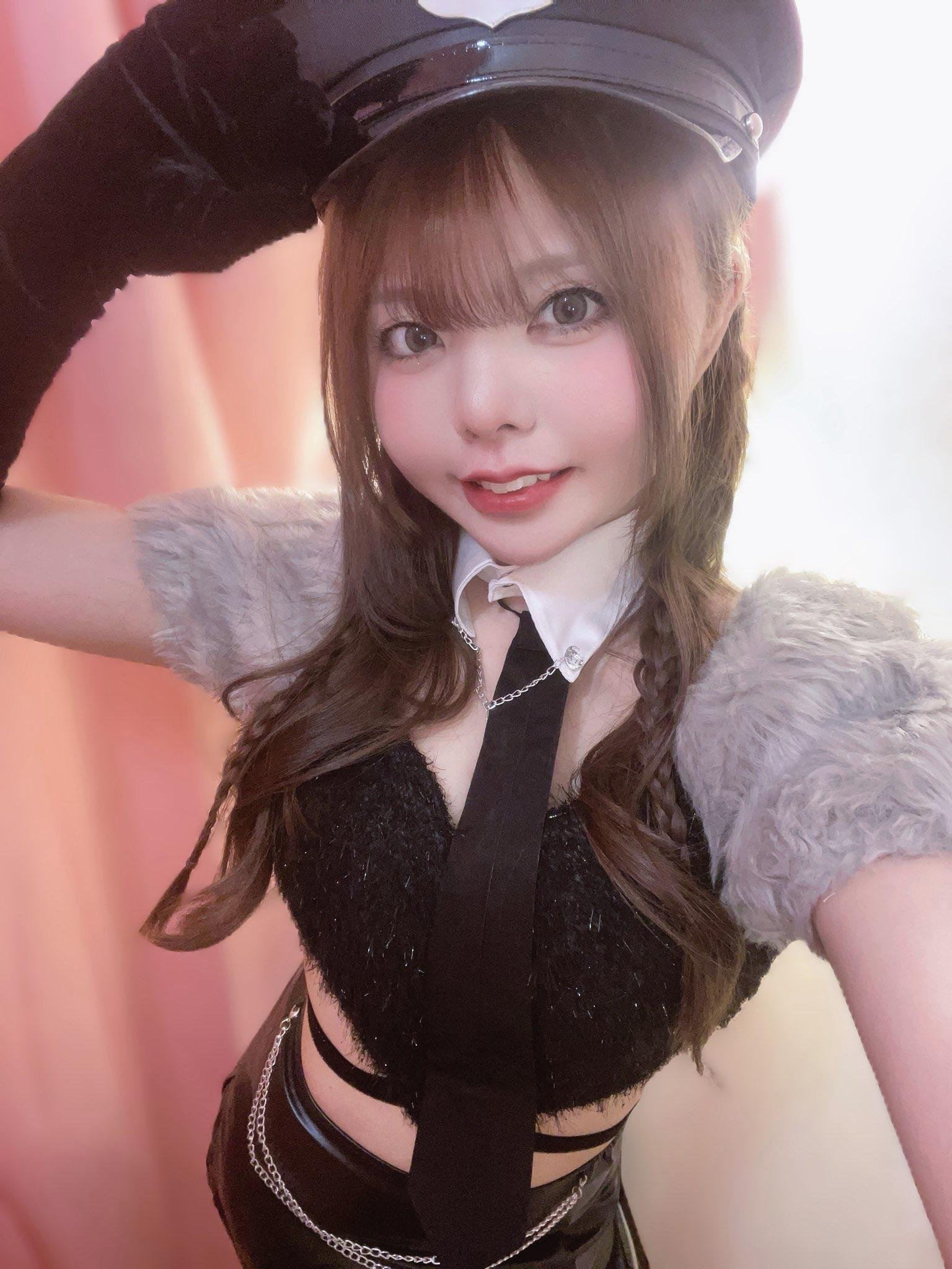 502Nuvu9Q174Ms7's profile picture. |