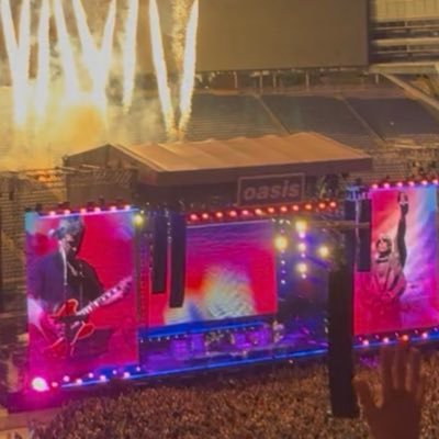 NewWrigleyIvy's profile picture. Chicago.