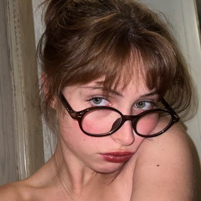 valeeeesantoss's profile picture. 🪲 human behavior ¡¡¡”