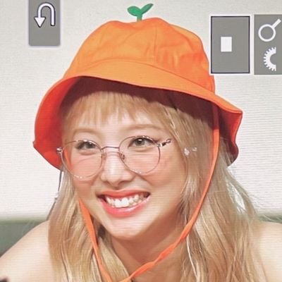 gerlaurent's profile picture. el protagonista de mi planta naranja-lima                                                  
oomf @duftcocc