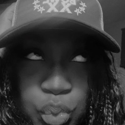 SymphonyCry_23's profile picture. 😋