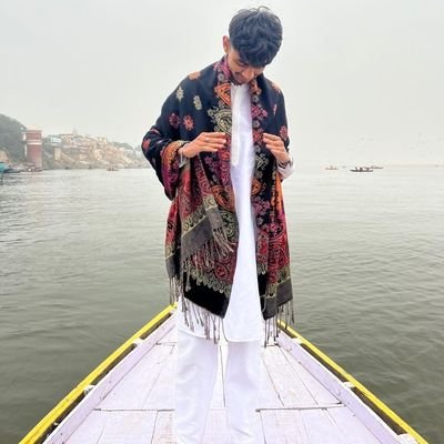 Roam_3112's profile picture. भीड़ में खड़ा होना मकसद नही है मेरा, बल्कि भीड़ जिसके लिए खड़ी है वो बनना है मुझे...!!
Crush : @imharleenDeol